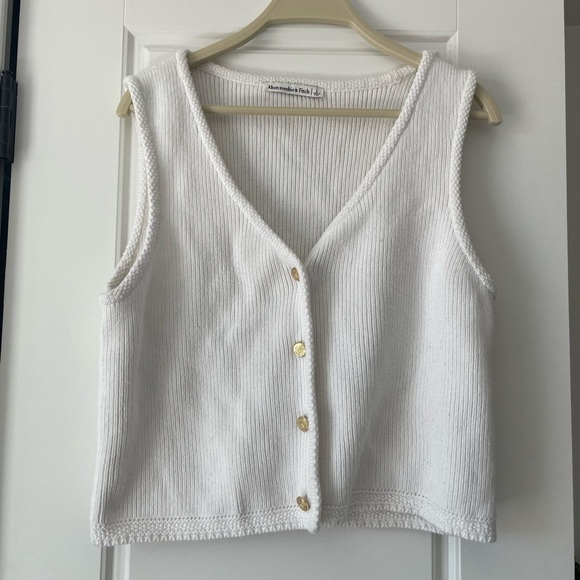 Abercrombie & Fitch Tops - Abercrombie & Fitch White Knit Top